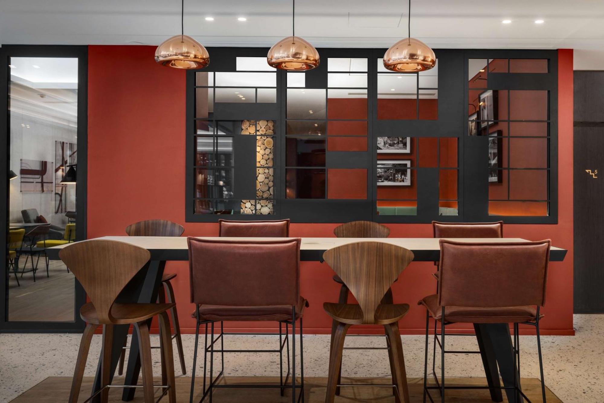 Hotel Canopy By Hilton Eiffel Tower 4*