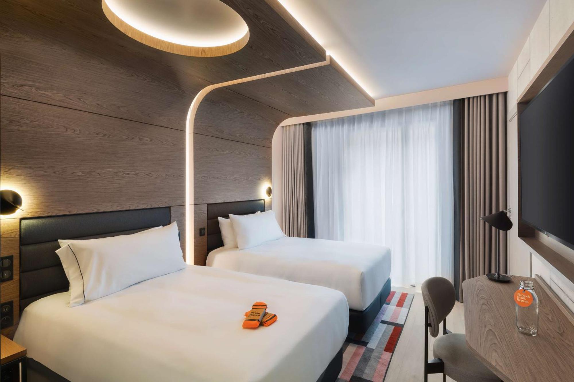 Canopy By Hilton Eiffel Tower 4*