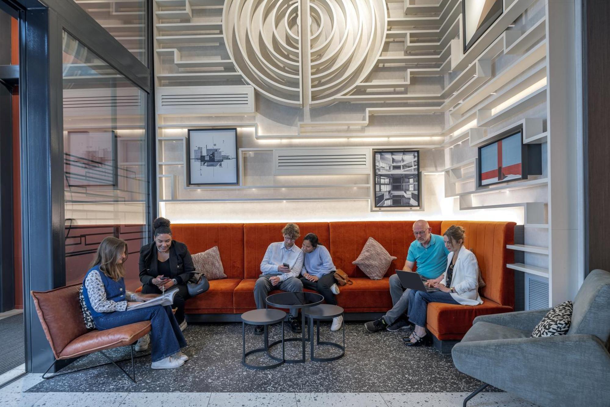 Canopy By Hilton Eiffel Tower 4*