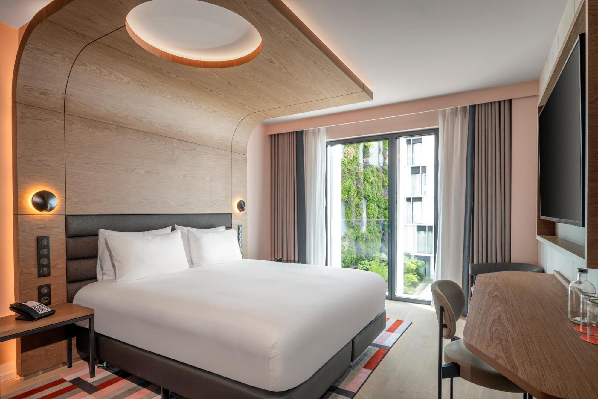 Canopy By Hilton Eiffel Tower Hotel