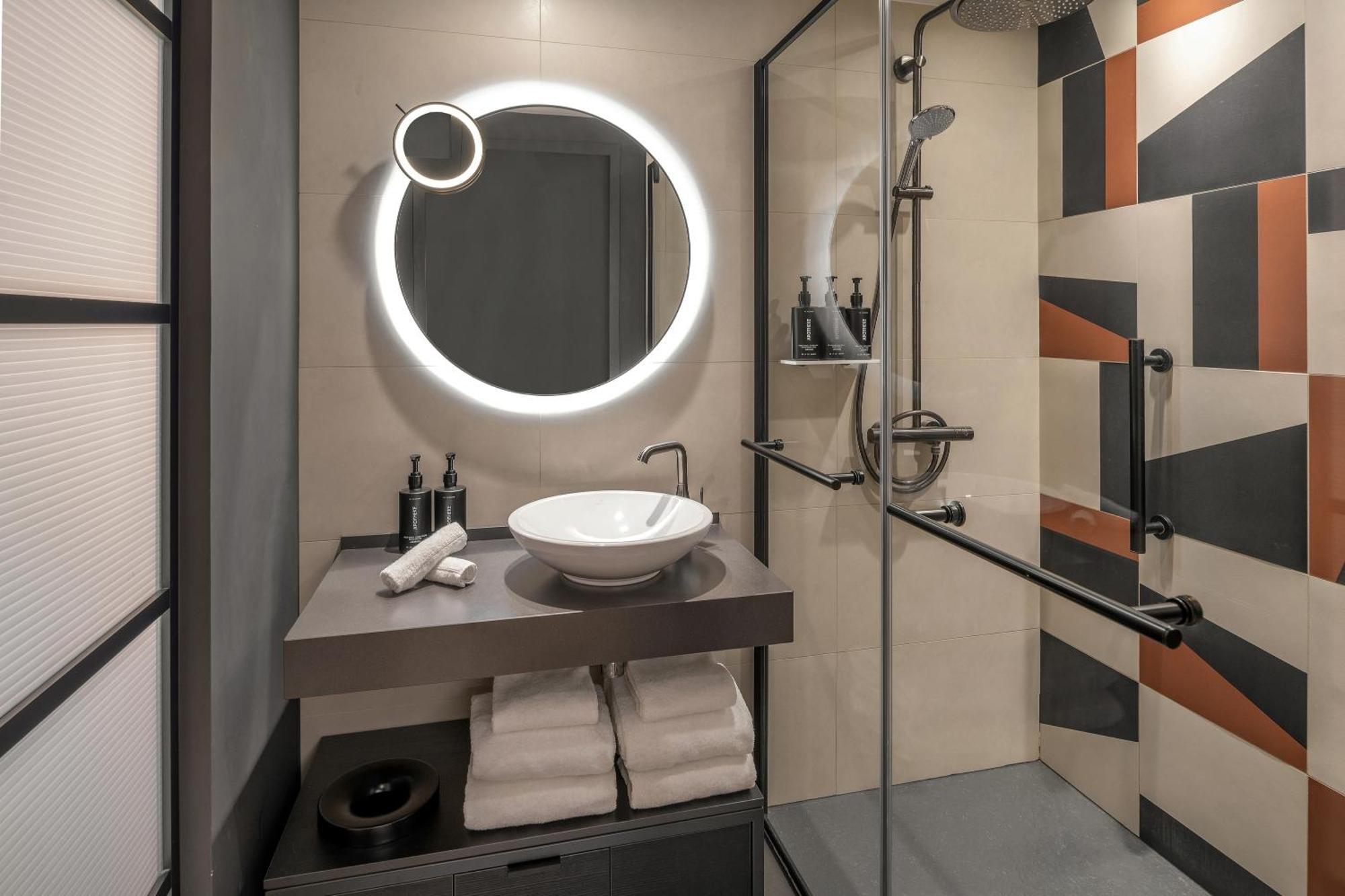 Hotel Canopy By Hilton Eiffel Tower 4*