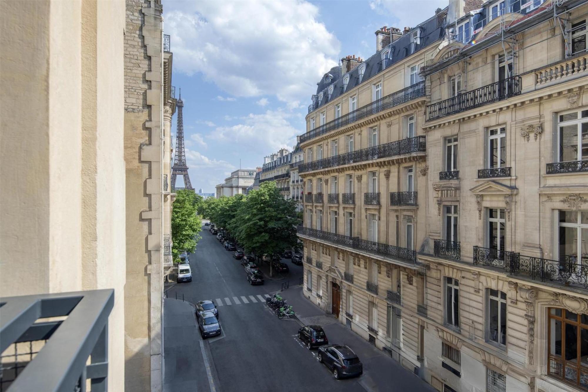 Canopy By Hilton Eiffel Tower Hotel