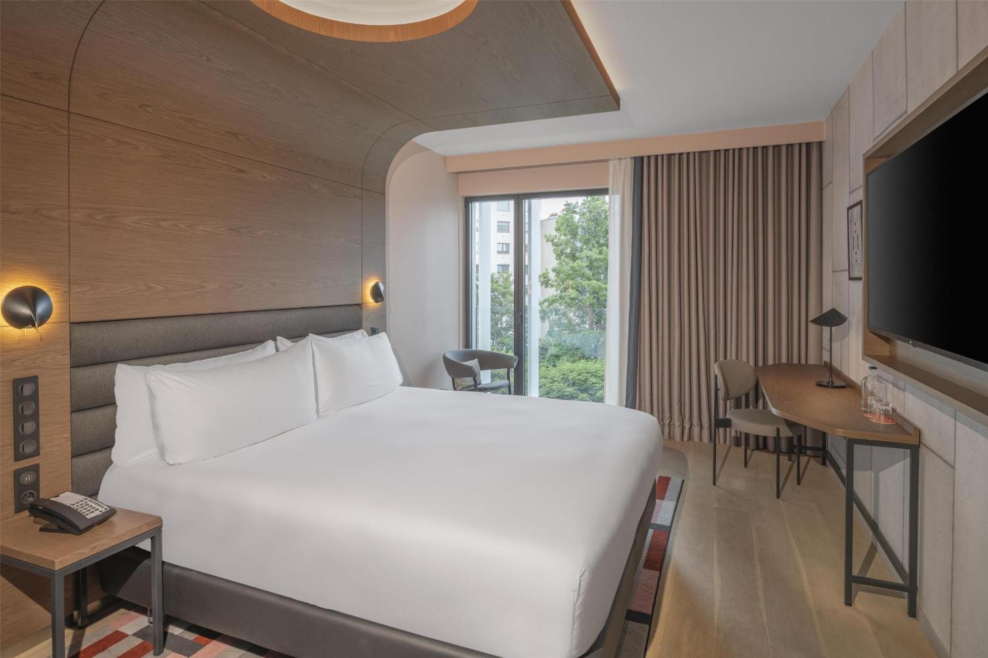 Canopy By Hilton Eiffel Tower Hotel 4*