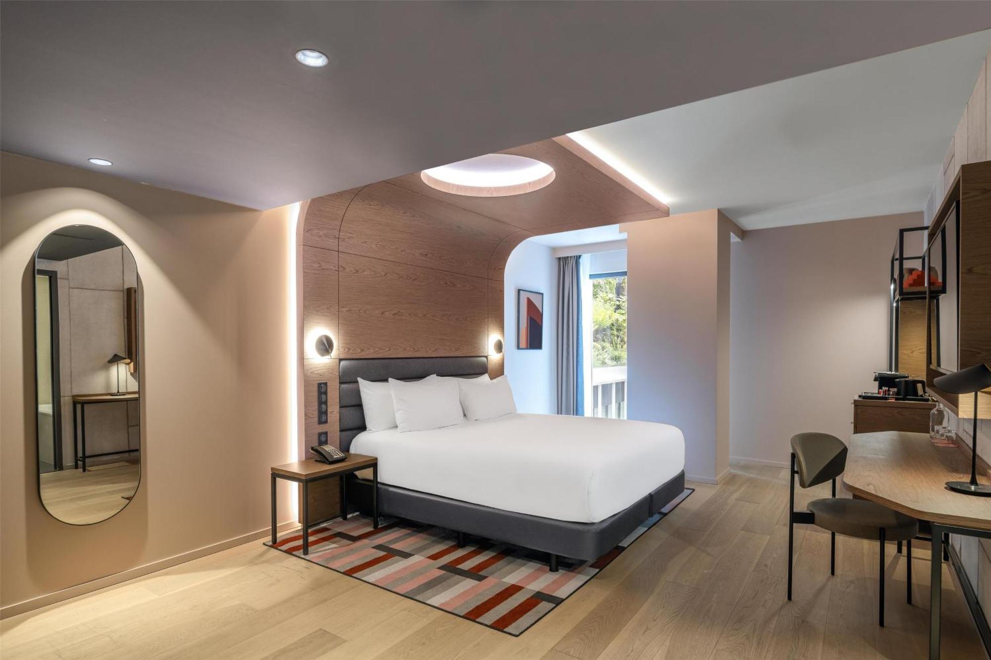 Hotel Canopy By Hilton Eiffel Tower 4*