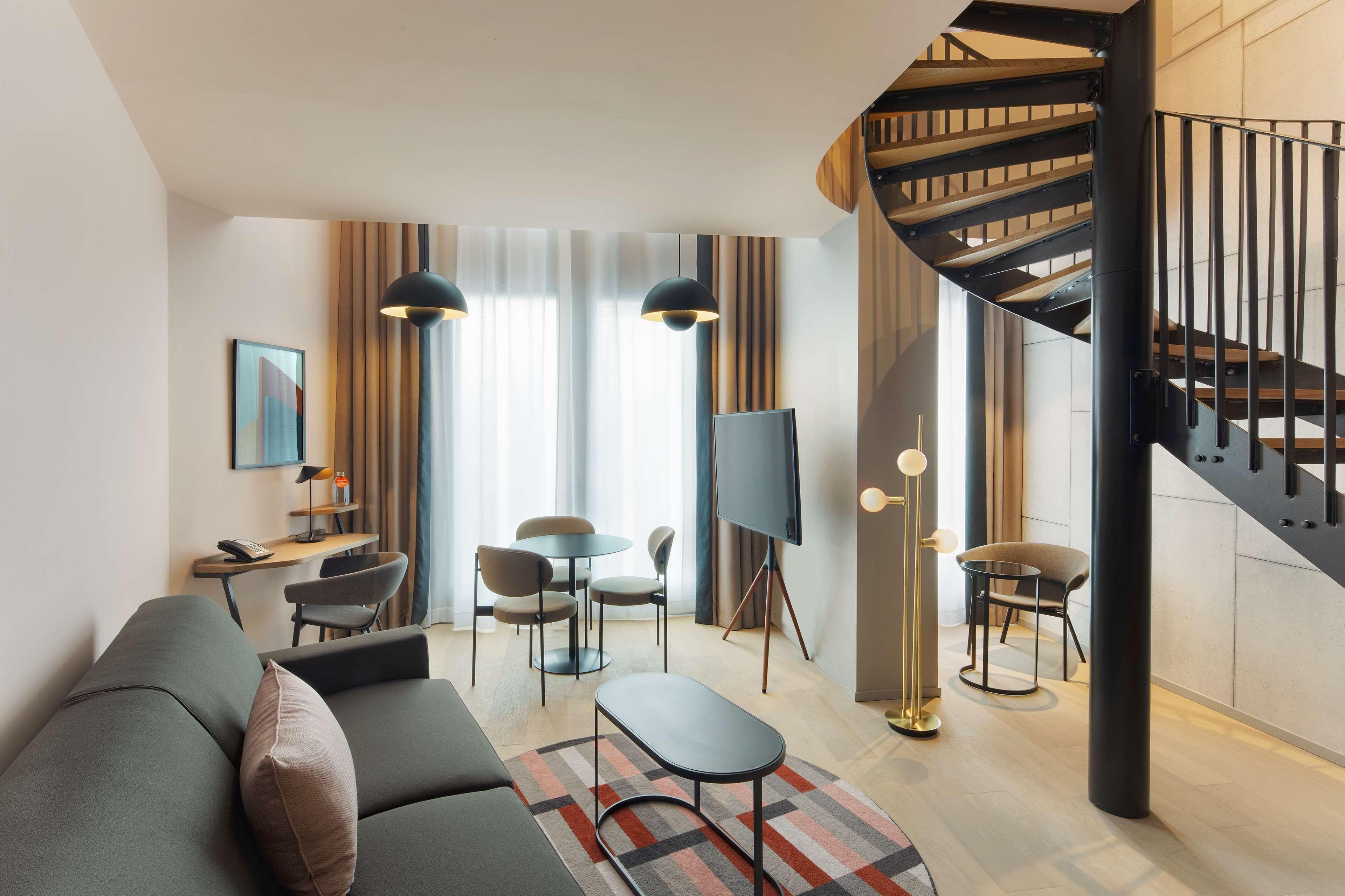 Canopy By Hilton Eiffel Tower Hotel Parigi